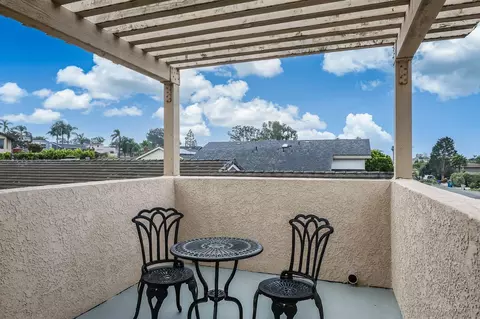 Exterior - 13933 Recuerdo Dr, Del Mar, CA 92014 photo 5 of 11