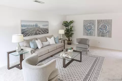 Living - 13933 Recuerdo Dr, Del Mar, CA 92014 photo 1 of 3