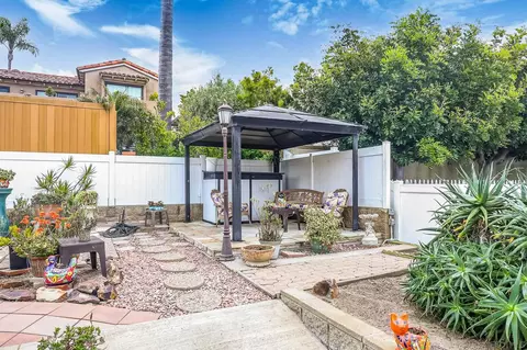 Exterior - 13933 Recuerdo Dr, Del Mar, CA 92014 photo 7 of 11