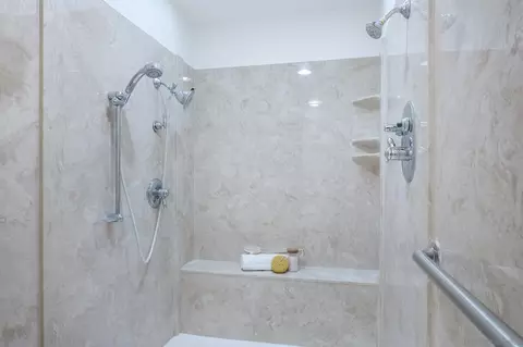 Bath - 13933 Recuerdo Dr, Del Mar, CA 92014 photo 3 of 4