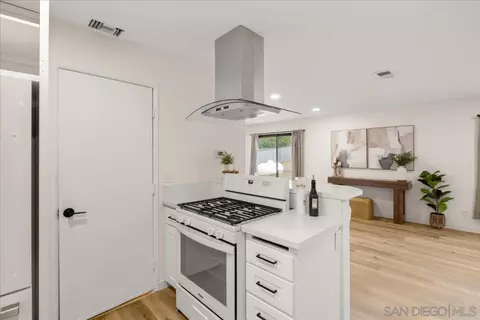 Kitchen - 715 Hunter, Ramona, CA 92065 photo 7 of 8