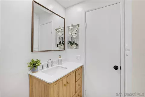 Bath - 715 Hunter, Ramona, CA 92065 photo 6 of 10