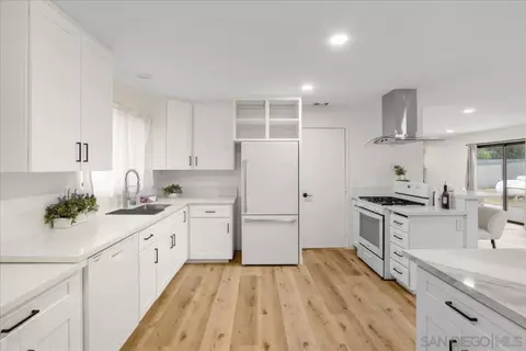 Kitchen - 715 Hunter, Ramona, CA 92065 photo 4 of 8
