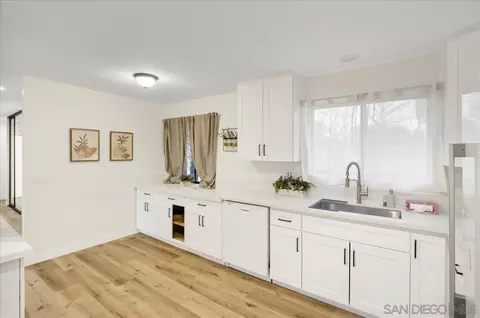 Kitchen - 715 Hunter, Ramona, CA 92065 photo 5 of 8