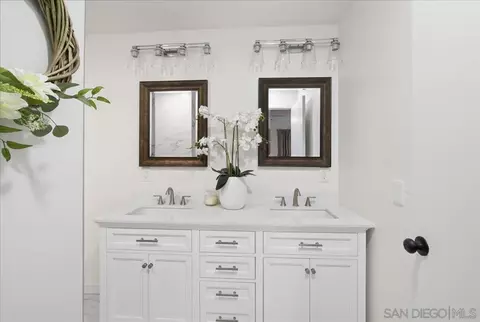 Bath - 715 Hunter, Ramona, CA 92065 photo 2 of 10