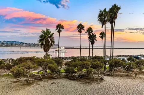 2623 Ocean Front Walk, San Diego, CA 92109