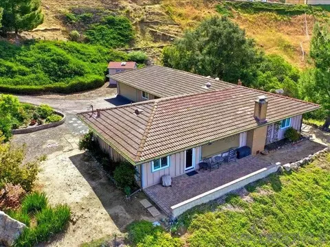 3360 Toyon Heights Dr, Fallbrook, CA 92028
