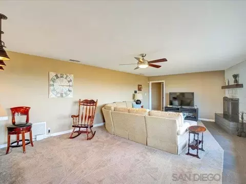 Living - 3360 Toyon Heights Dr, Fallbrook, CA 92028 photo 3 of 4