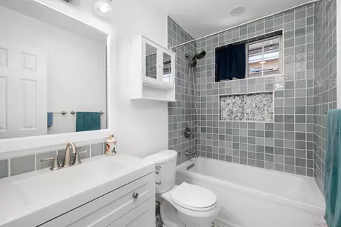 Bath - 13406 Aubrey St, Poway, CA 92064 photo 4 of 4