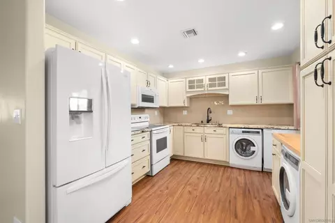 Kitchen - 13406 Aubrey St, Poway, CA 92064 photo 4 of 4