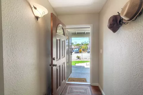 Entry Way - 13435 Ogunquit Ave, Poway, CA 92064 photo 2 of 2