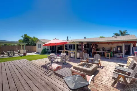 Exterior - 13435 Ogunquit Ave, Poway, CA 92064 photo 8 of 19