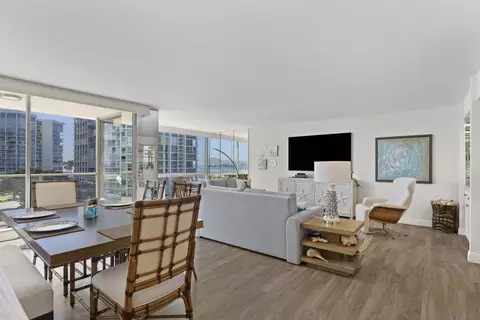1730 Avenida Del Mundo #402, Coronado, CA 92118