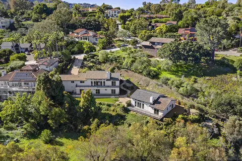 View/Area - 7875 Bellakaren Pl, La Jolla, CA 92037 photo 7 of 8