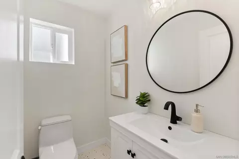 Bath - 7875 Bellakaren Pl, La Jolla, CA 92037 photo 2 of 5