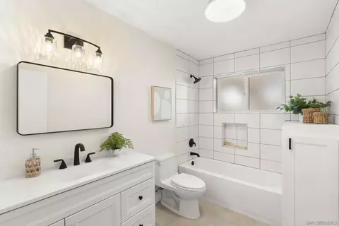 Bath - 7875 Bellakaren Pl, La Jolla, CA 92037 photo 5 of 5