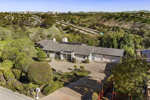 View/Area - 7875 Bellakaren Pl, La Jolla, CA 92037 photo 5 of 8