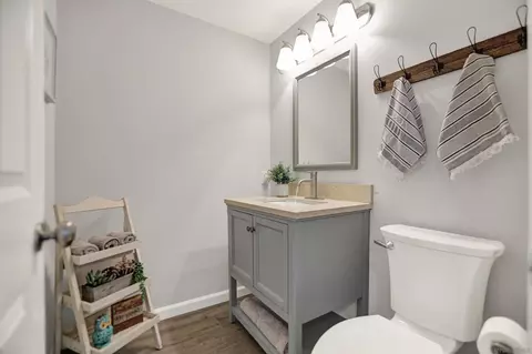 Bath - 12913 Evalyn Ct, Poway, CA 92064 photo 1 of 7