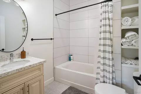 Bath - 2020 Third St, Julian, CA 92036 photo 2 of 4