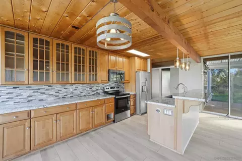 Kitchen - 11819 Johnson Lake Rd, Lakeside, CA 92040 photo 2 of 3