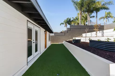 Exterior - 1426 Santa Rosa St, Oceanside, CA 92058 photo 18 of 28