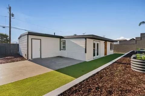 Exterior - 1426 Santa Rosa St, Oceanside, CA 92058 photo 12 of 28