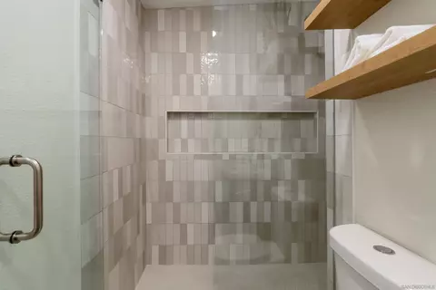 Bath - 1426 Santa Rosa St, Oceanside, CA 92058 photo 2 of 5