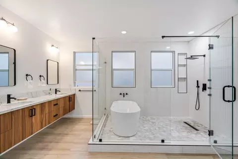Bath - 550 Echo Ln, San Marcos, CA 92078 photo 1 of 7