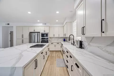 Kitchen - 550 Echo Ln, San Marcos, CA 92078 photo 5 of 6