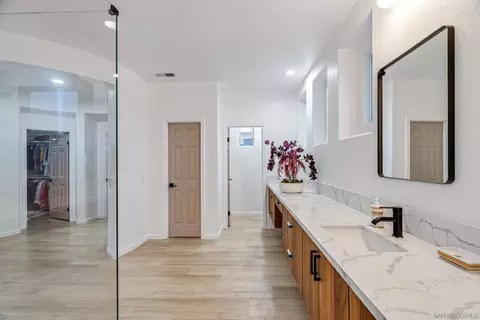 Bath - 550 Echo Ln, San Marcos, CA 92078 photo 4 of 7