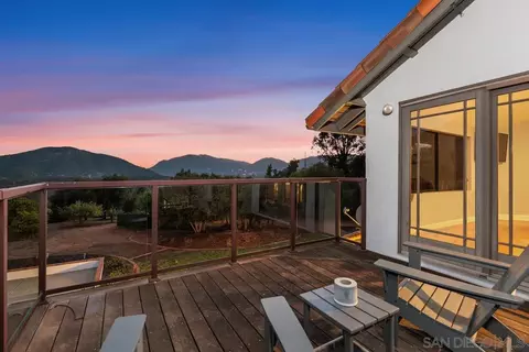 3453 Via Loma Vis, Escondido, CA 92029