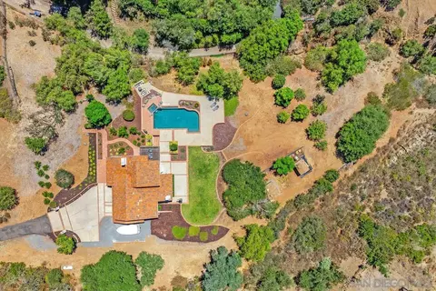View/Area - 3453 Via Loma Vis, Escondido, CA 92029 photo 4 of 5