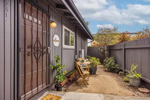 2251 Famosa Blvd #B, San Diego, CA 92107