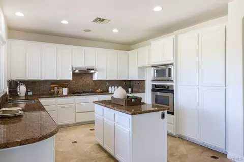 Kitchen - 1517 Carmel Ave, Chula Vista, CA 91913 photo 3 of 4