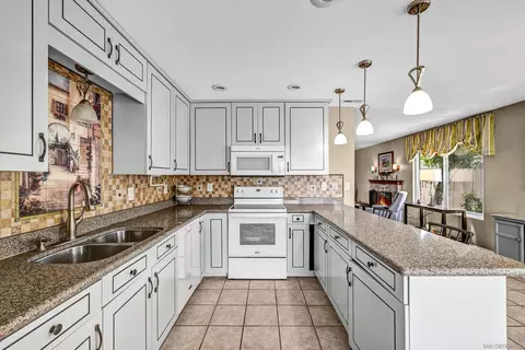 Kitchen - 13856 Gorrion Ct, El Cajon, CA 92021 photo 3 of 3