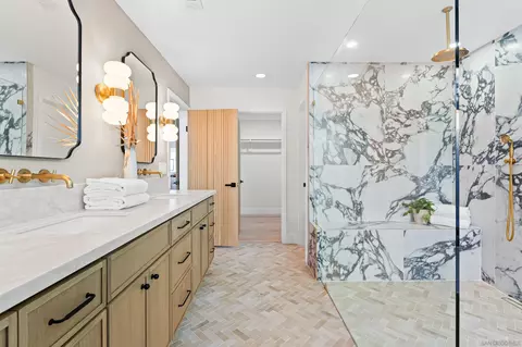 Bath - 1170 Rancho Encinitas Dr, Encinitas, CA 92024 photo 2 of 12