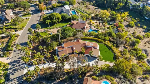 View/Area - 1170 Rancho Encinitas Dr, Encinitas, CA 92024 photo 4 of 5