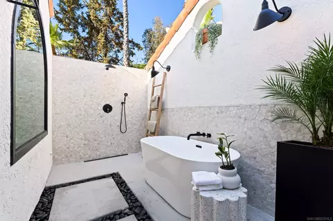 Bath - 1170 Rancho Encinitas Dr, Encinitas, CA 92024 photo 6 of 12