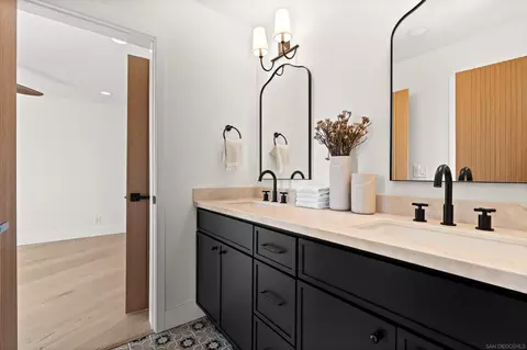 Bath - 1170 Rancho Encinitas Dr, Encinitas, CA 92024 photo 9 of 12
