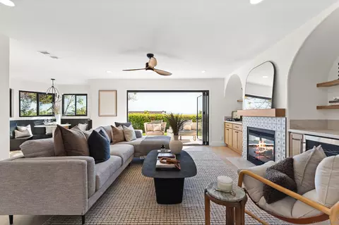 Living - 1170 Rancho Encinitas Dr, Encinitas, CA 92024 photo 2 of 7