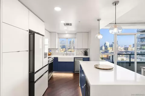 555 Front St #1302, San Diego, CA 92101
