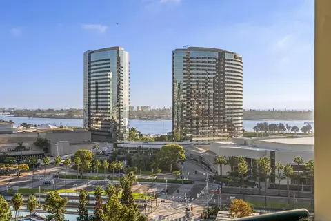 555 Front St #1302, San Diego, CA 92101