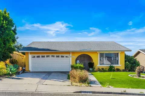 5825 Old Memory, San Diego, CA 92114