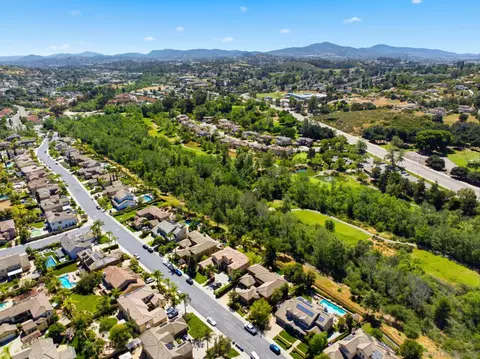 View/Area - 2449 Pine Valley Gln, Escondido, CA 92026 photo 8 of 9