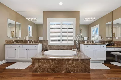 Bath - 2449 Pine Valley Gln, Escondido, CA 92026 photo 1 of 6