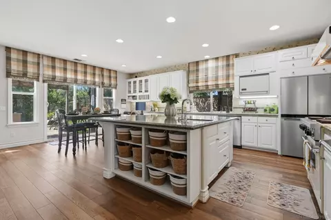 Kitchen - 2449 Pine Valley Gln, Escondido, CA 92026 photo 2 of 6