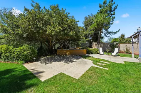 Exterior - 2449 Pine Valley Gln, Escondido, CA 92026 photo 8 of 11