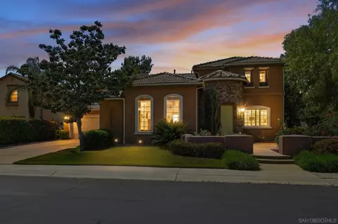 2449 Pine Valley Gln, Escondido, CA 92026