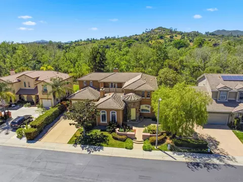 View/Area - 2449 Pine Valley Gln, Escondido, CA 92026 photo 1 of 9