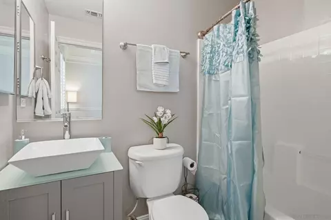 Bath - 2449 Pine Valley Gln, Escondido, CA 92026 photo 5 of 6